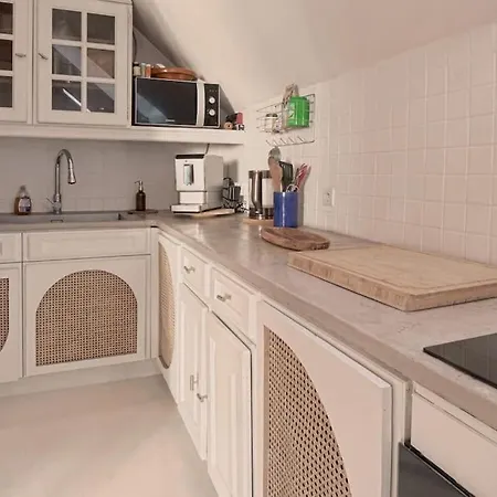 Two Bathrooms And Wc, Fireplace, Historical Center *